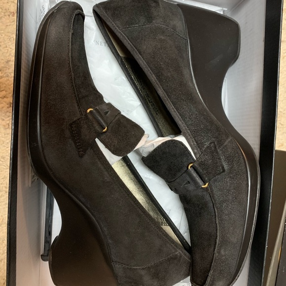 Kenneth Cole - Picture 1 of 2